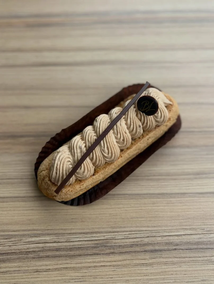 Paris-Brest artisanal de la Boulangerie Lesdiguières, garni de crème pralinée et décoré du médaillon BL